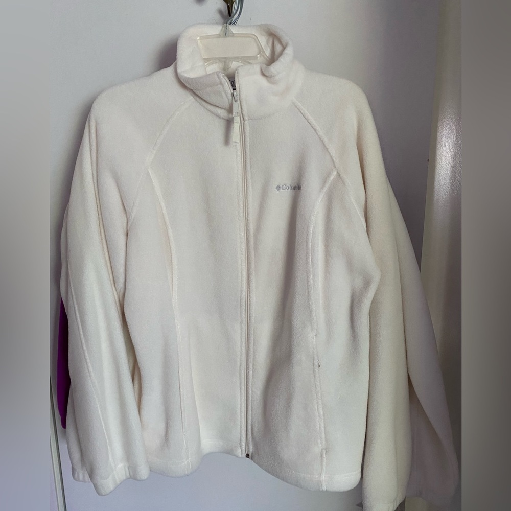 Columbia fleece-off white